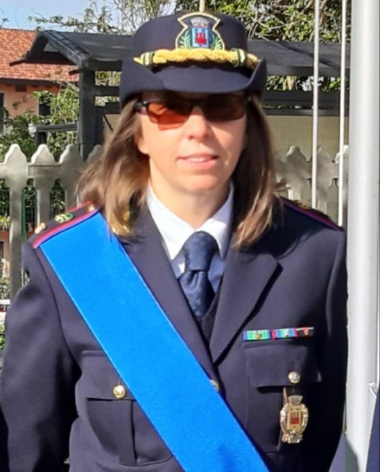 Ha due bolle d’aria nel torace ma è introvabile: salvato dalla Polizia locale