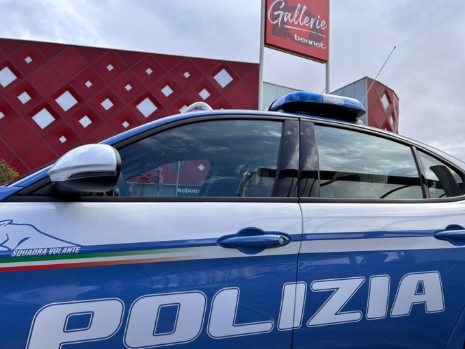 Accattonaggio molesto, denunciata una rumena di 20 anni