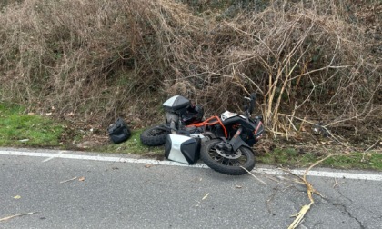 Scontro tra auto e moto, motociclisti in gravissime condizioni