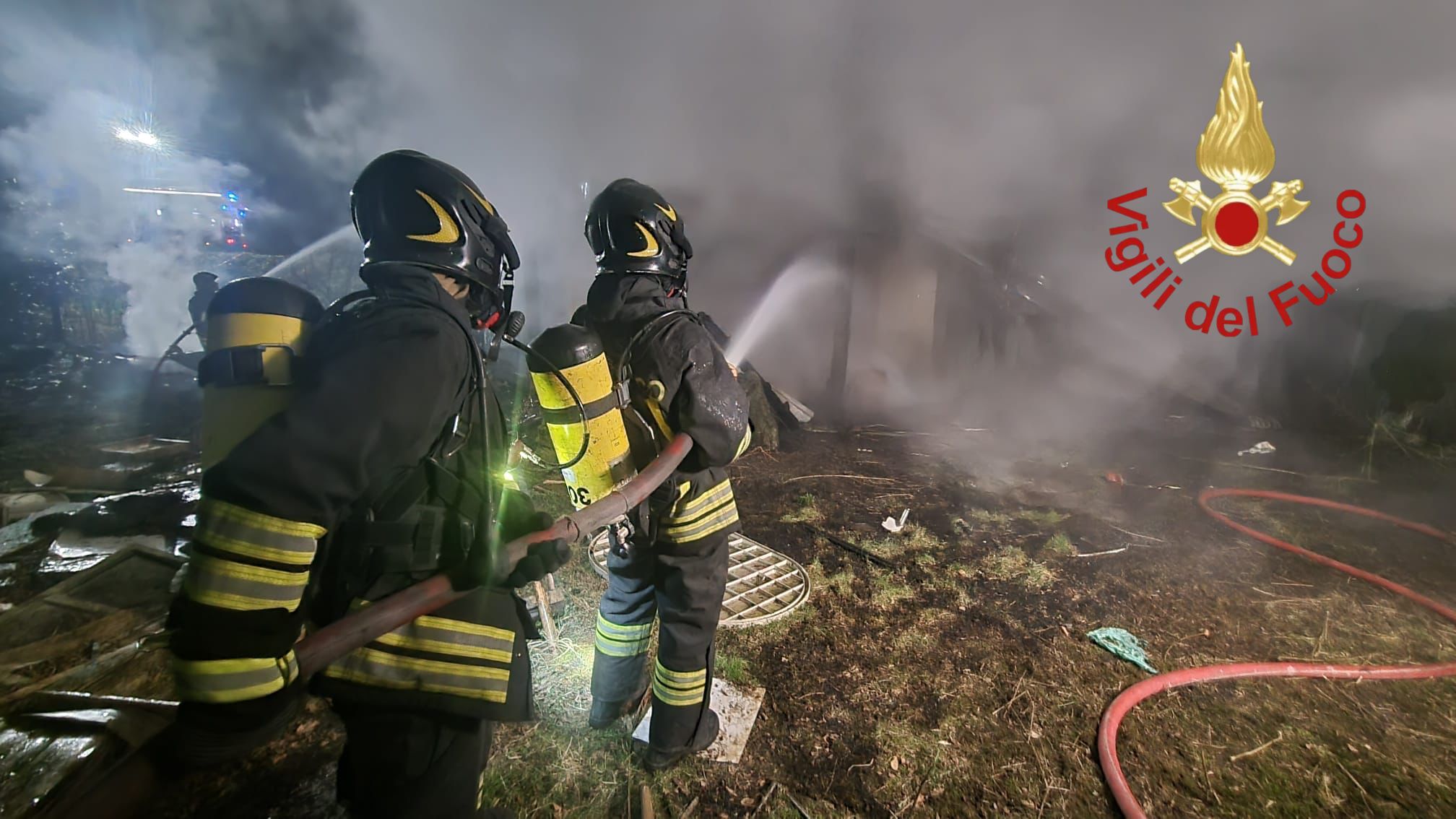 Vertemate con MInoprio incendio villetta pompieri vigili del fuoco