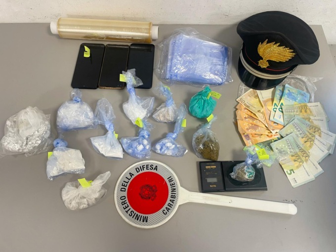 Non si ferma all’alt, inseguito per 11 chilometri e arrestato