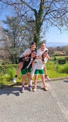 Le quattro cestiste della scuola media di Cucciago campioni provinciali 3x3