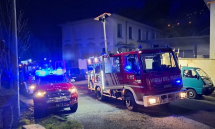 Fiamme nei capannoni dell'ex Oltolina