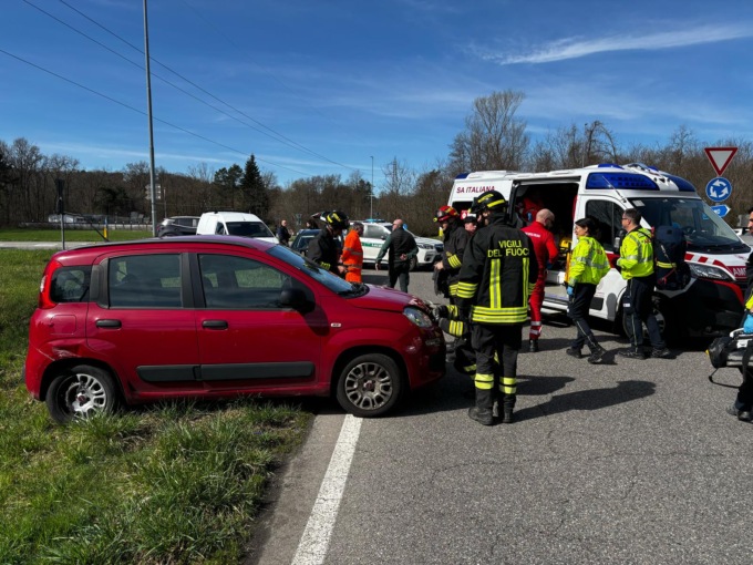 Ribaltamento a Faloppio, coinvolta una donna di 60 anni