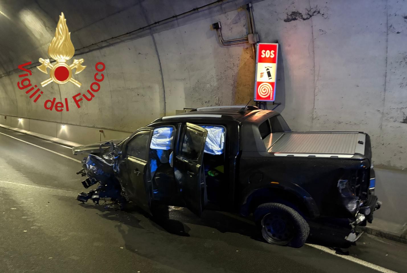 Galleria di Pusiano incidente mortale due morti auto ridotte ad ammasso di lamiere