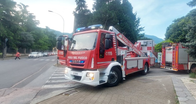Principio d’incendio in una casa: intervengono i Vigili del fuoco