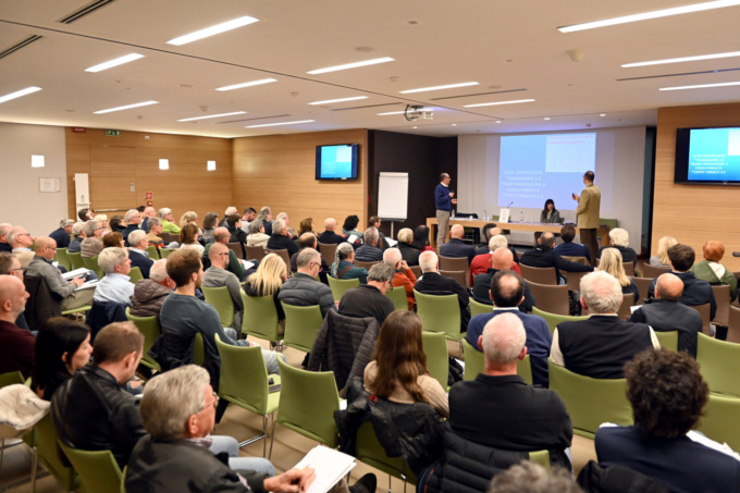 Applausi per Energia24H di Elettrica Rogeno: durante l’evento, le novità del  fotovoltaico spiegate nei dettagli