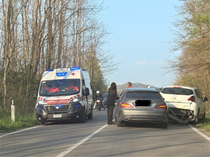Incidente tra più auto a Colverde: traffico in tilt