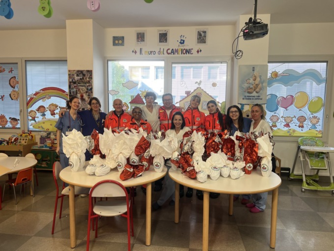 Uova solidali consegnate ai reparti di pediatria