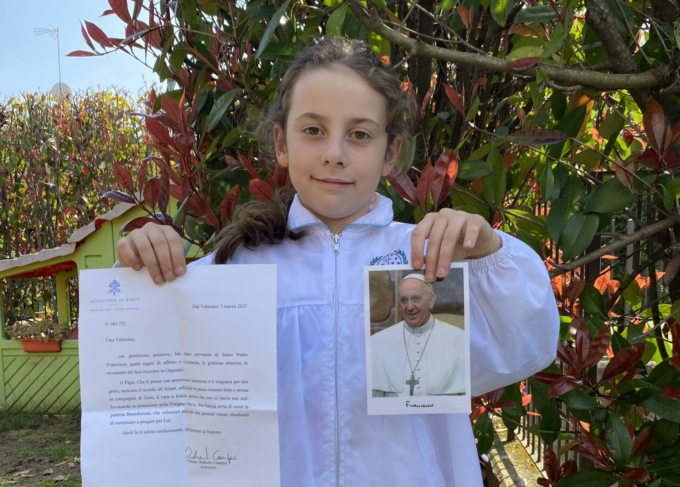 Valentina scrive al papa durante la malattia, il Vaticano risponde