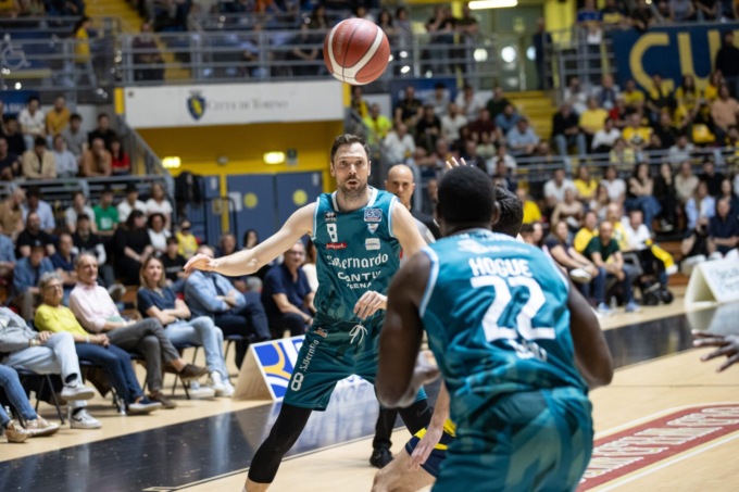 Pallacanestro Cantù sconfitta da Torino