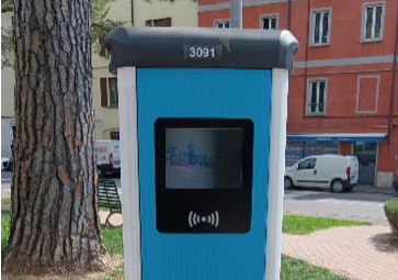 Attivata la colonnina di ricarica in via Fiume