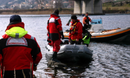 Scivola nel Lago di Como dalla barca, la 63enne non ce l’ha fatta