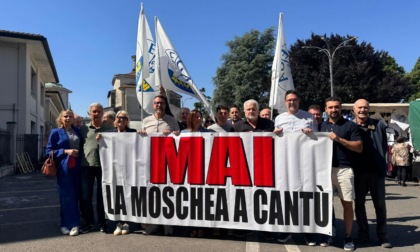 Gazebo della Lega, Molteni: “Mobilitazione contro la moschea"