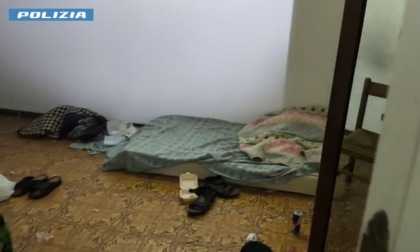 Stabile occupato, degrado, droga e armi: otto denunciati