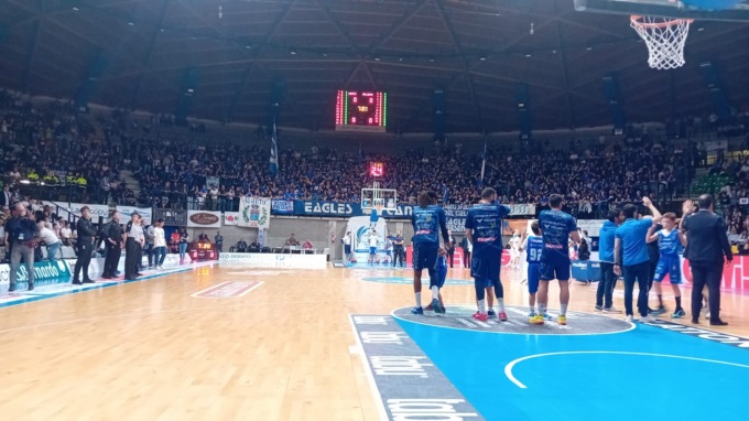Cantù non sbaglia: Fortitudo regolata 88-63