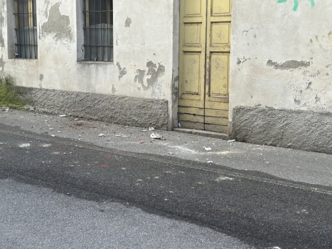Crolla un tetto: una persona illesa