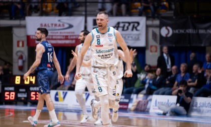 La Pallacanestro Cantù inizia i playoff con una vittoria