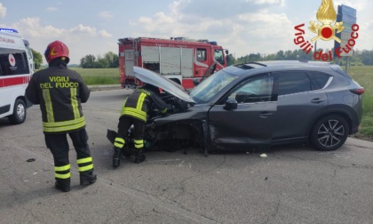 Incidente in via Giovanni XXIII, coinvolti due veicoli