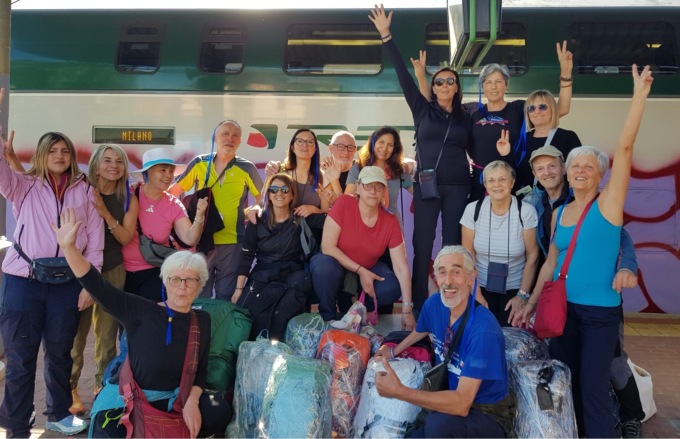 La “fantastica carovana” di camminatori è partita alla volta del Portogallo