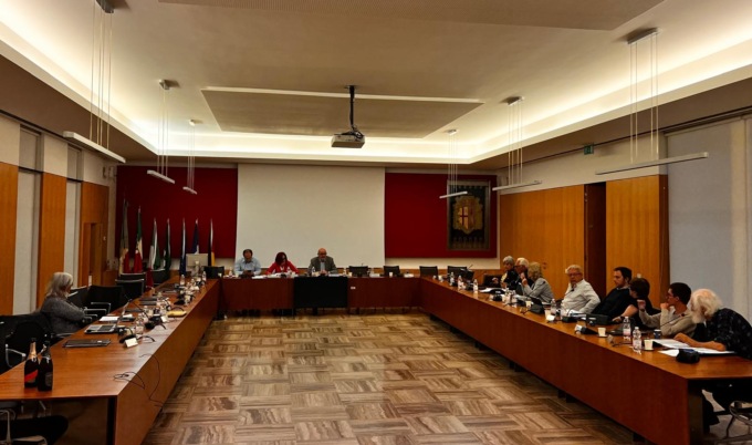 Progetto di corso XXV Aprile in Consiglio, la maggioranza lascia l’aula: non c’è il numero legale e salta il confronto