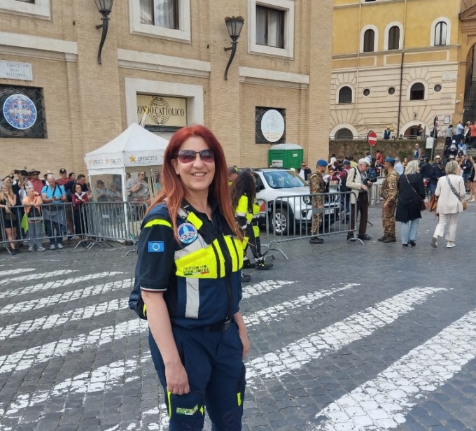 Il racconto della volontaria che ha preso parte alla prima messa di Leone XIV