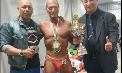 A 72 anni è campione di body building: gareggerà ai Mondiali