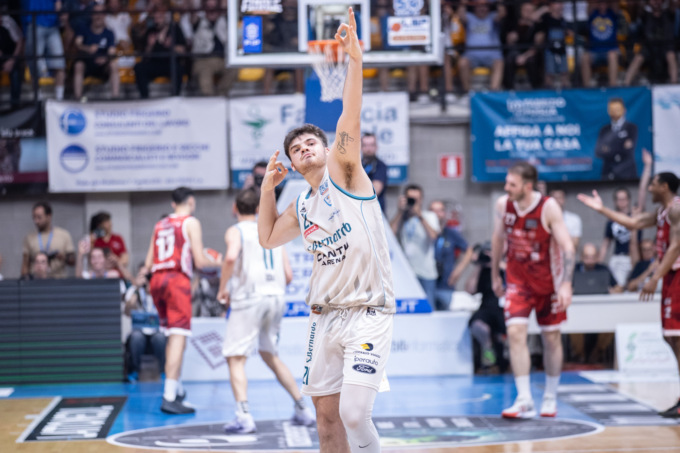 Grant Basile resta con l’Acqua S.Bernardo fino al 2027