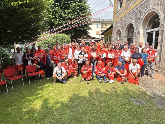 Premiati gli storici soci della pubblica assistenza Sos