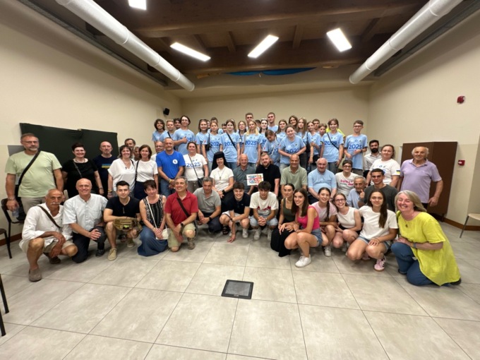Il valore di un abbraccio, la profondità delle testimonianze dei giovani ucraini – FOTO e VIDEO