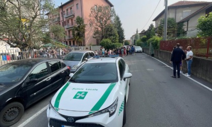 Caos traffico per colpa del Grest: Polizia locale in pattuglia a Caccivio