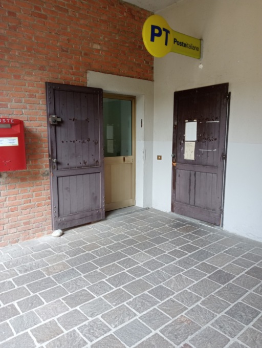 Rapina all’ufficio postale: via con 100mila euro