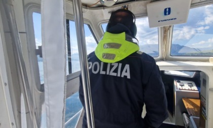 Conduceva un’imbarcazione senza documenti, 2mila euro di multa