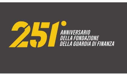 Fiamme gialle in festa per il 251esimo anniversario di fondazione