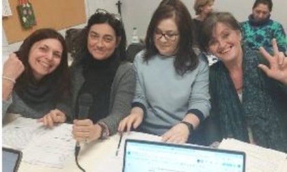 La primaria saluta la maestra Eleonora dopo 27 anni