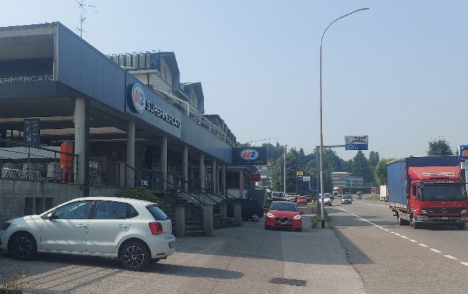 Tenta di sedurre un 89enne, poi gli ruba la catenina