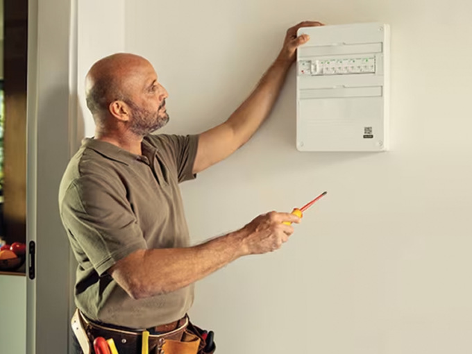 Schneider Electric: innovazione e responsabilità al servizio della gestione energetica