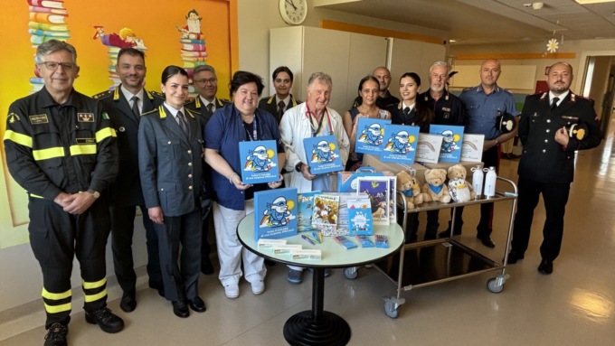 Ai piccoli pazienti delle Pediatrie consegnati i “Regali Sospesi” di Unicef