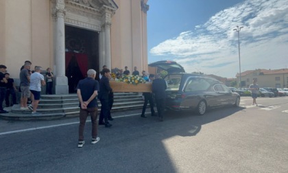 Muore mentre cerca i funghi, l'addio a Radaelli: "Papà, eri una persona meravigliosa"