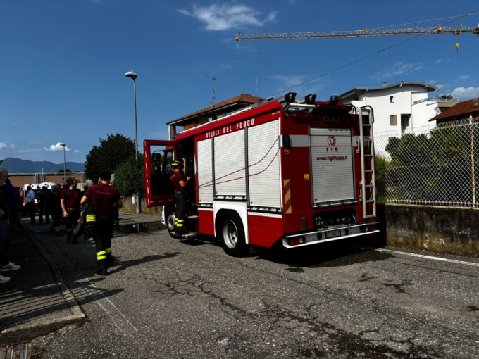 Minaccia di buttarsi da una gru, paura a Cassina Rizzardi