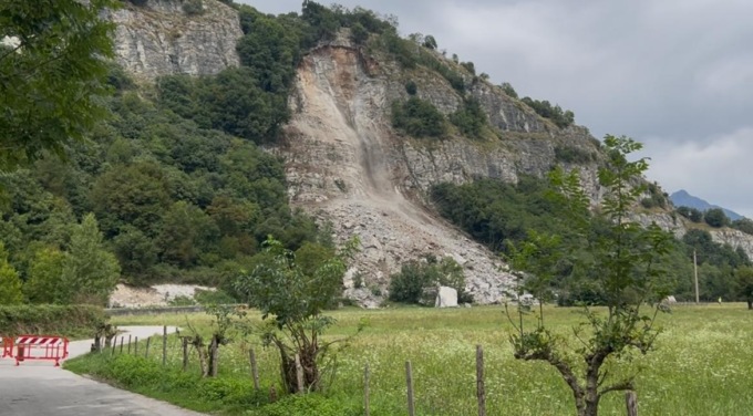 La strada per Scarenna “riapre” col botto