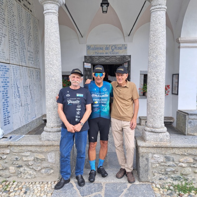 Mille euro raccolti dal “Signore del Ghisallo”: donati a Casa Fuori Casa