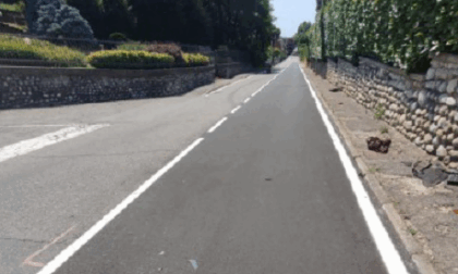 Causa un incidente e fugge: la Polizia locale rintraccia il pirata della strada