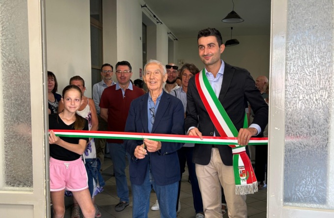 Sala consiliare rinnovata: dopo la pandemia era diventata un deposito