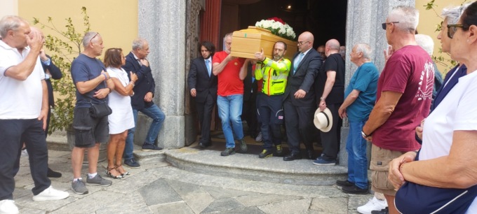 Addio a Bonanomi: chiesa gremita ai funerali