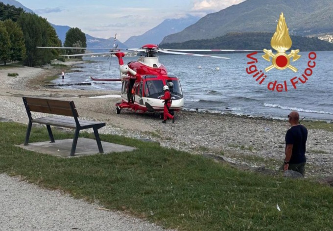 Si tuffa da una barca e non riemerge: ricerche in corso per un turista tedesco