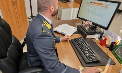 Vendeva orologi di lusso online poi spariva con il denaro: deferito 27enne