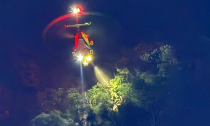Litiga con la compagna e poi si perde nel bosco: soccorso in una zona impervia