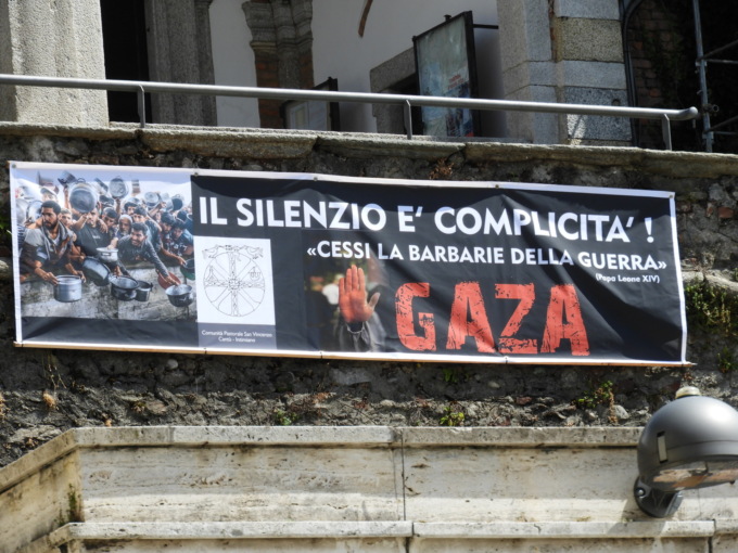 Stop al massacro a Gaza: striscione contro la guerra a San Paolo