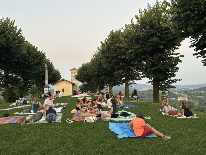 Più di 40 persone riunite sul colle di San Maffeo per la “Notte sotto alle stelle”